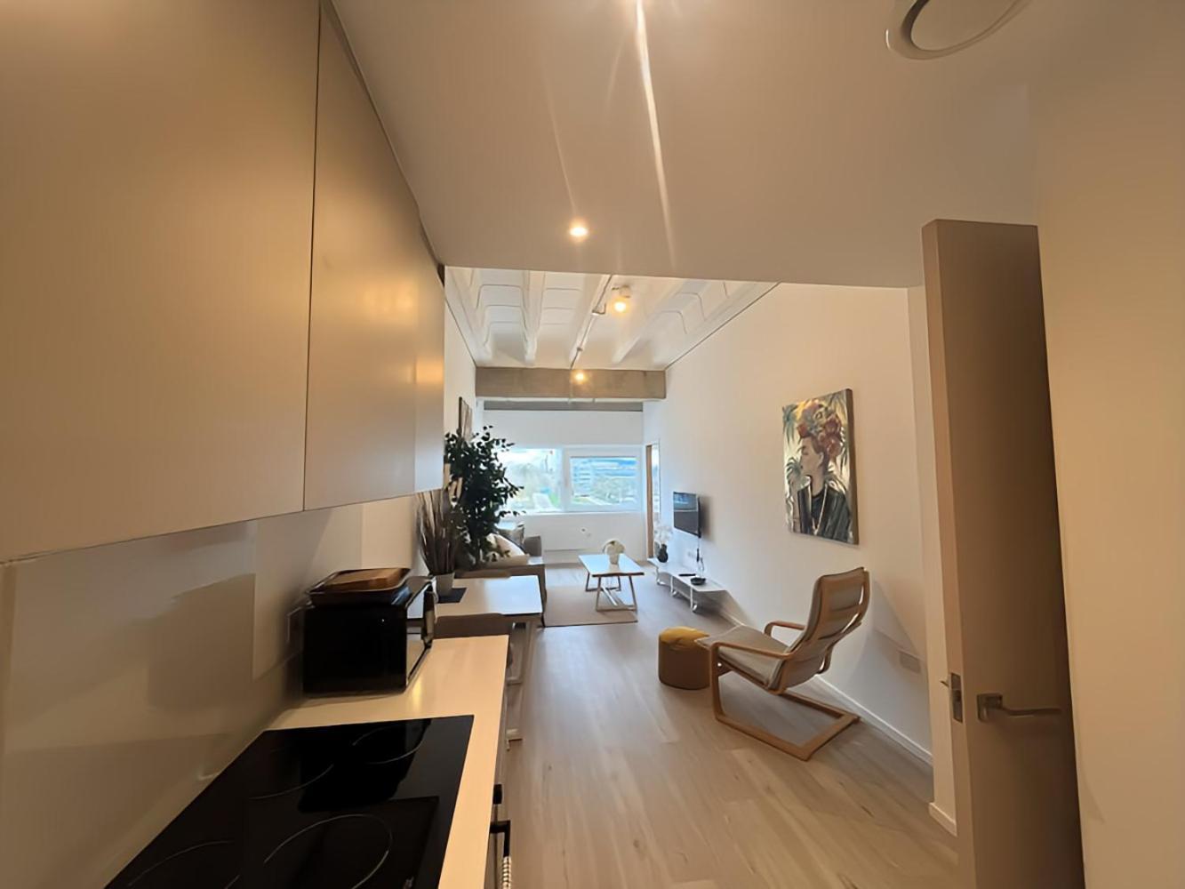 1Br Luxury Flat At Train Station - Long Stays Welcome - Just Ask มิลตันคีนส์ ภายนอก รูปภาพ
