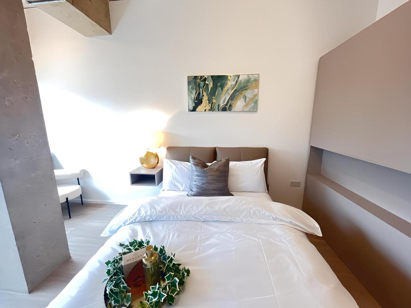 1Br Luxury Flat At Train Station - Long Stays Welcome - Just Ask มิลตันคีนส์ ภายนอก รูปภาพ