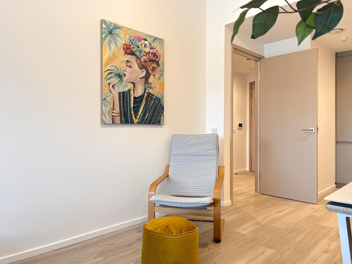 1Br Luxury Flat At Train Station - Long Stays Welcome - Just Ask มิลตันคีนส์ ภายนอก รูปภาพ
